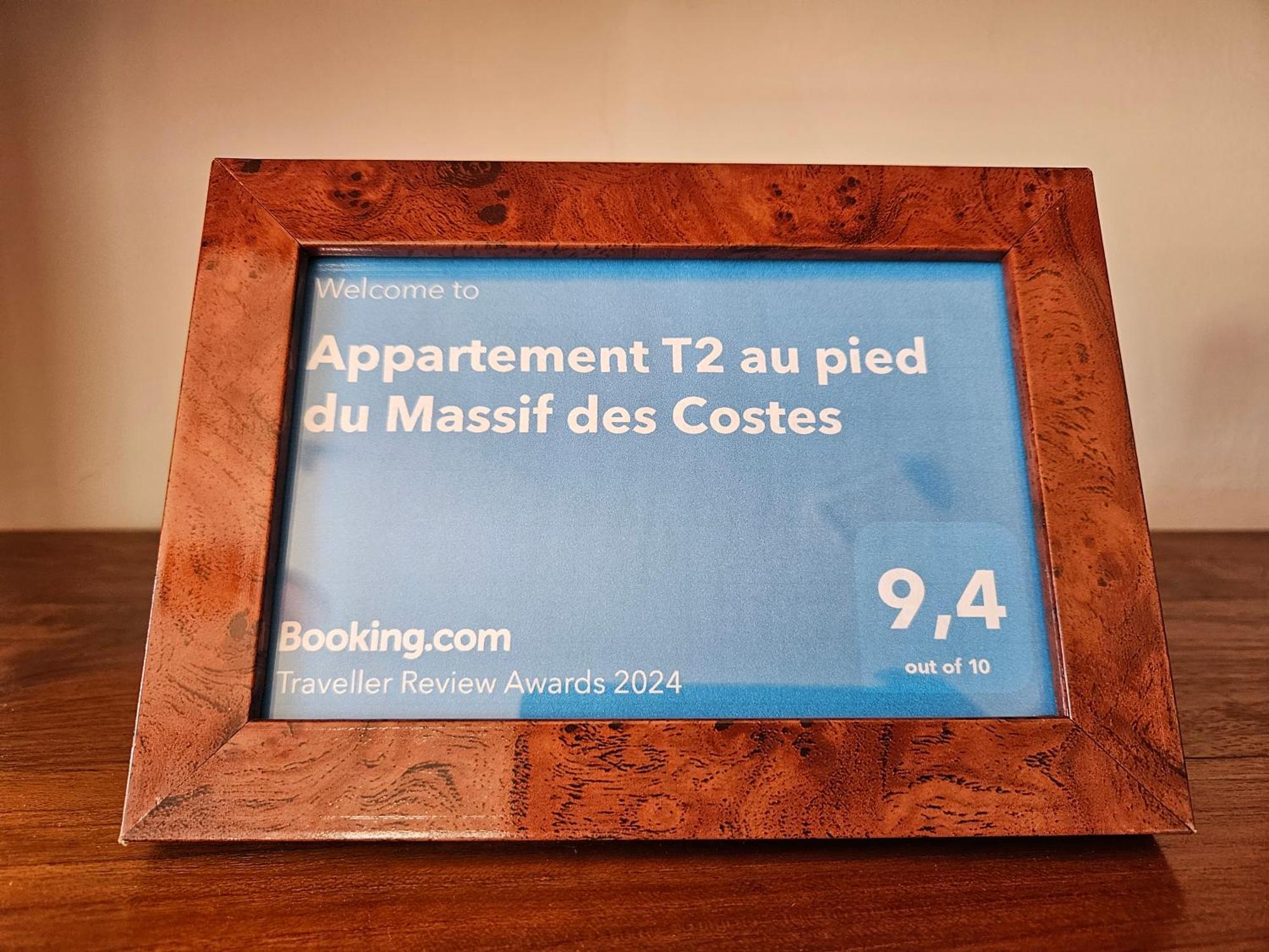 Au Pied Du Massif Des Costes Pélissanne Exterior foto